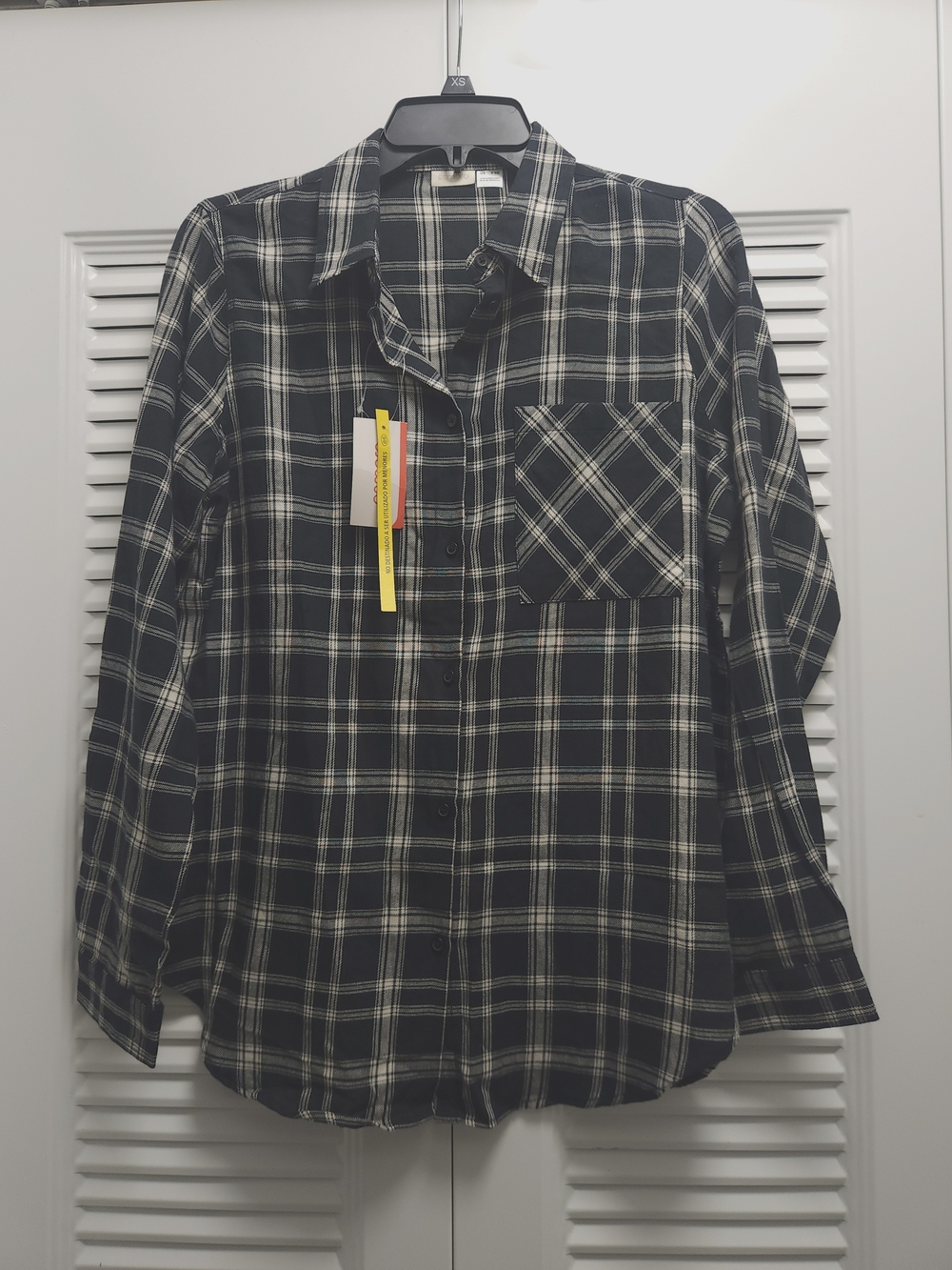 Esmara Women's Black & White Plaid Button-Up Shirt 100% Cotton Size Small US 4/6